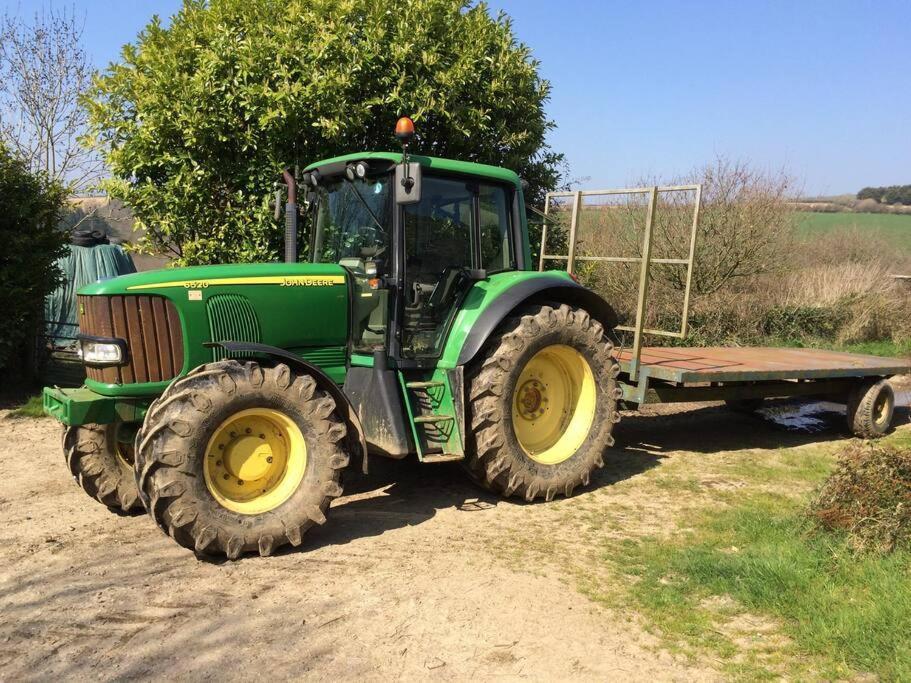 Farmer Bob'S Farmhouse บาร์นสเตเปิล ภายนอก รูปภาพ
